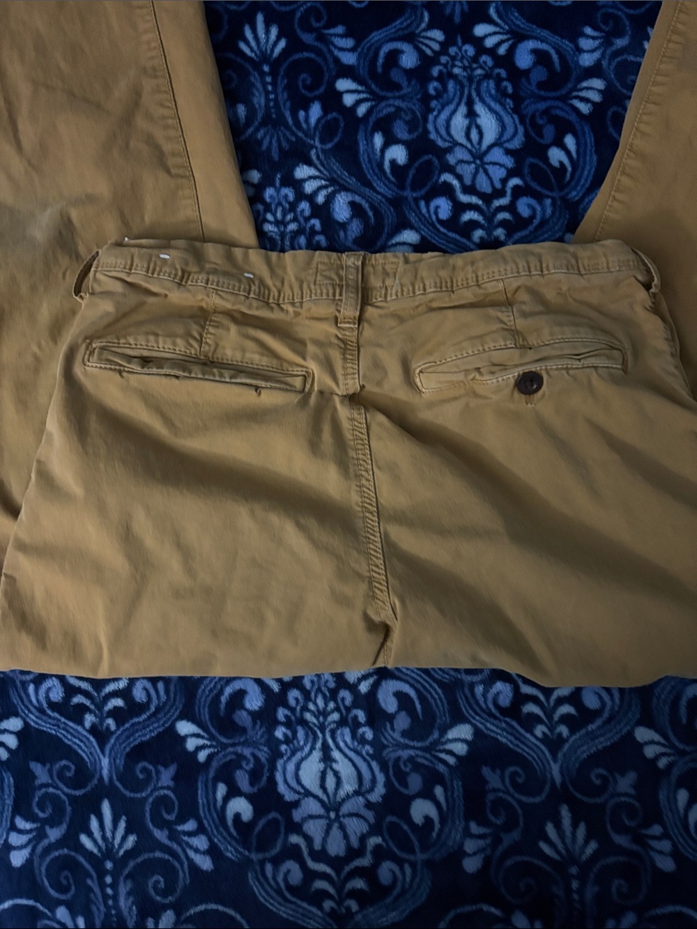Men's Classic Chino Pants in Khaki Small Call out - Picture 9 of 12